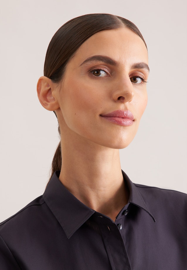 Hemdbluse mit Abnähern regular fit in Schwarz |  Seidensticker Onlineshop