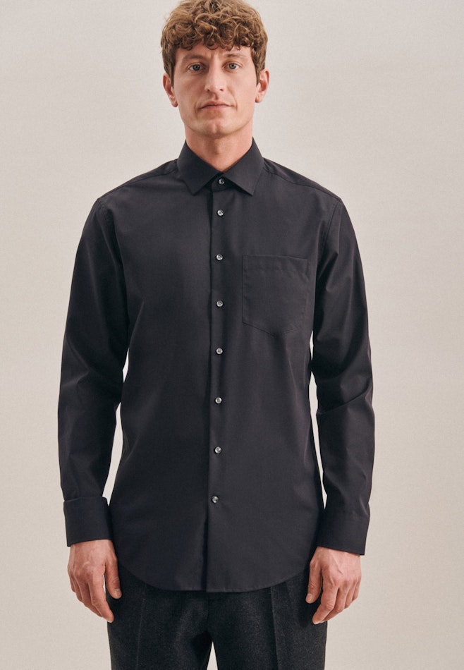 Non-iron Poplin Business Shirt in Regular with Kent-Collar in Black | Seidensticker online shop