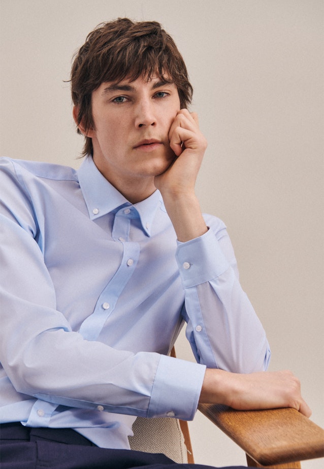 Bügelfreies Popeline Business Hemd in Slim mit Button-Down-Kragen in Mittelblau |  Seidensticker Onlineshop