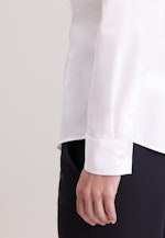 Hemdbluse mit Abnähern slim fit in Weiß |  Seidensticker Onlineshop