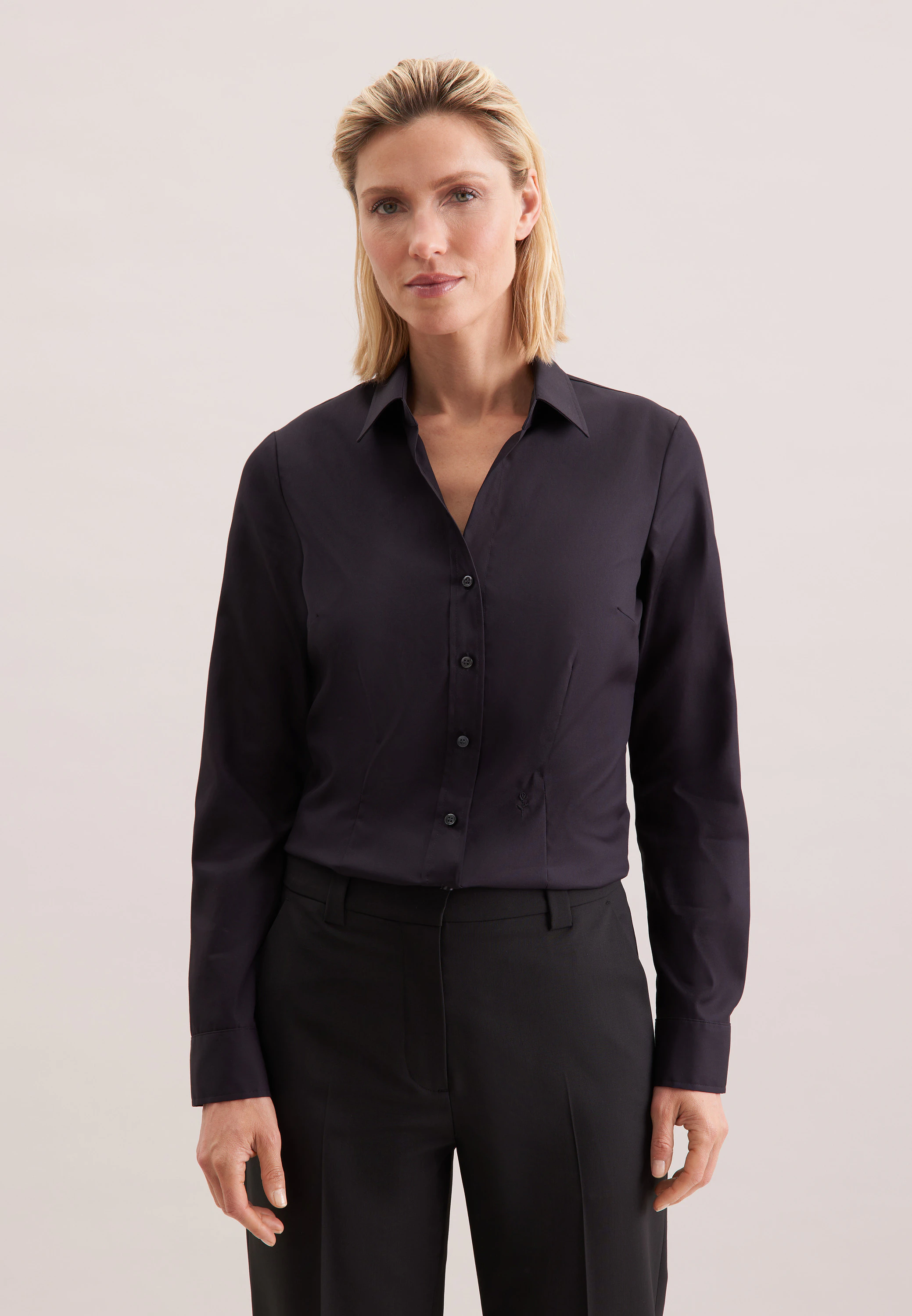 Hemdbluse mit Abnähern slim fit Schwarz