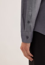 Hemdbluse mit Abnähern slim fit in Grau |  Seidensticker Onlineshop