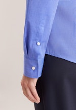 Hemdbluse mit Abnähern slim fit in Dunkelblau |  Seidensticker Onlineshop