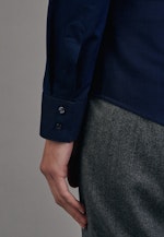 Hemdbluse mit Abnähern slim fit in Dunkelblau |  Seidensticker Onlineshop