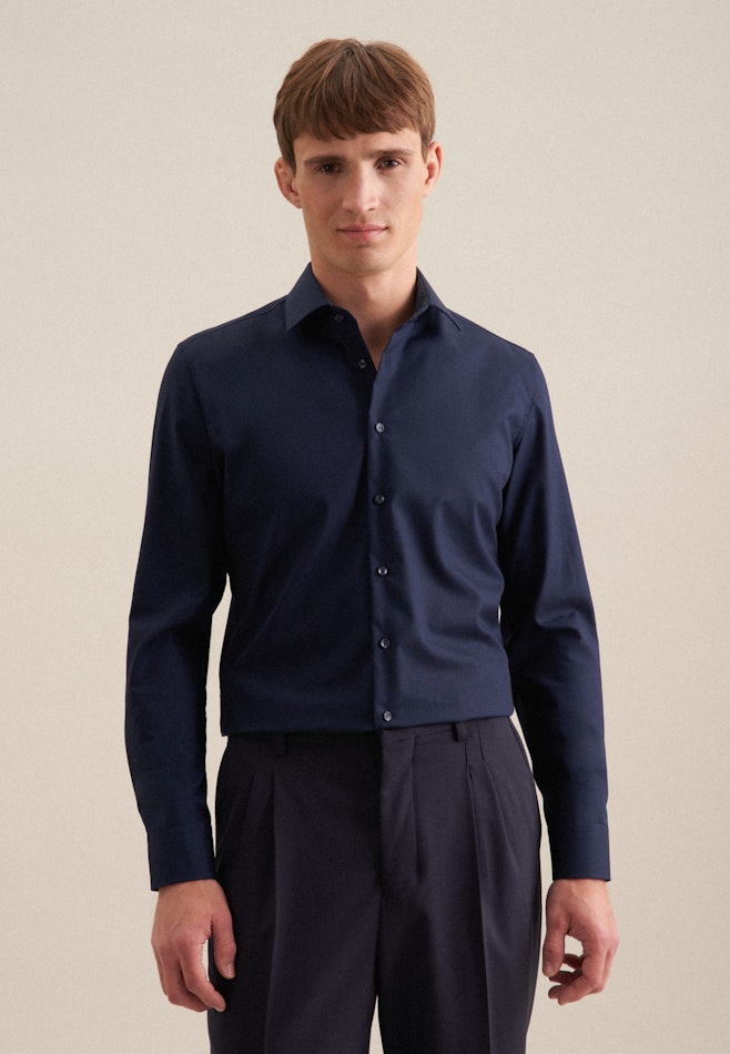 Non-iron Poplin Business Shirt in Shaped with Kent-Collar in Dark Blue | Seidensticker online shop