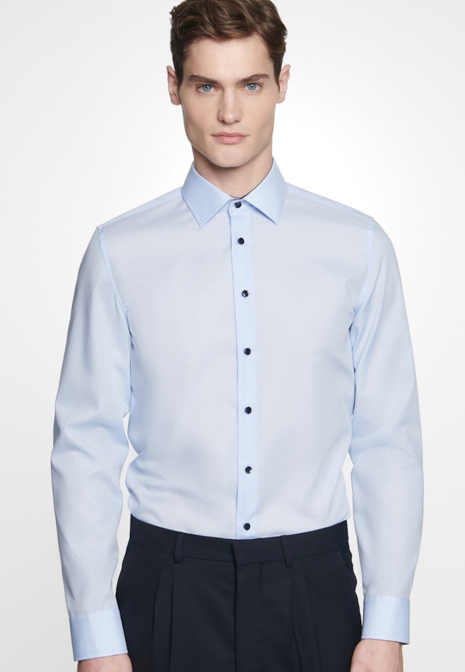 Non-iron Poplin Business Shirt in Shaped with Kent-Collar in Medium blue | Seidensticker online shop