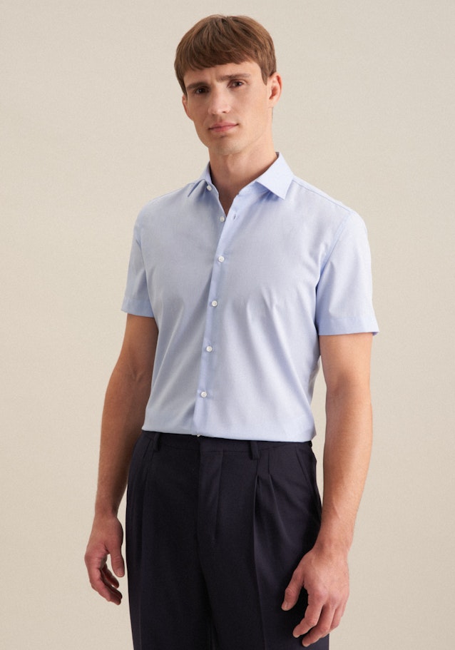Non-iron Fil a fil Short sleeve Business Shirt in Slim with Kent-Collar in Light Blue | Seidensticker Onlineshop