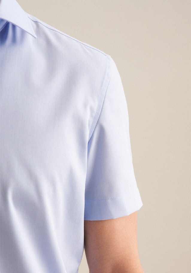 Bügelfreies Fil a fil Kurzarm Business Hemd in Slim mit Kentkragen in Hellblau |  Seidensticker Onlineshop