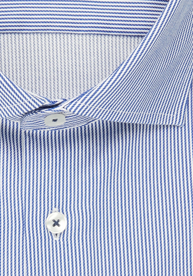 Bügelleichtes Twill Business Hemd in Shaped mit Kentkragen und extra langem Arm in Mittelblau |  Seidensticker Onlineshop