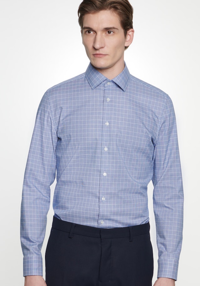 Bügelleichtes Glencheck Business Hemd in Shaped mit Kentkragen in Mittelblau |  Seidensticker Onlineshop