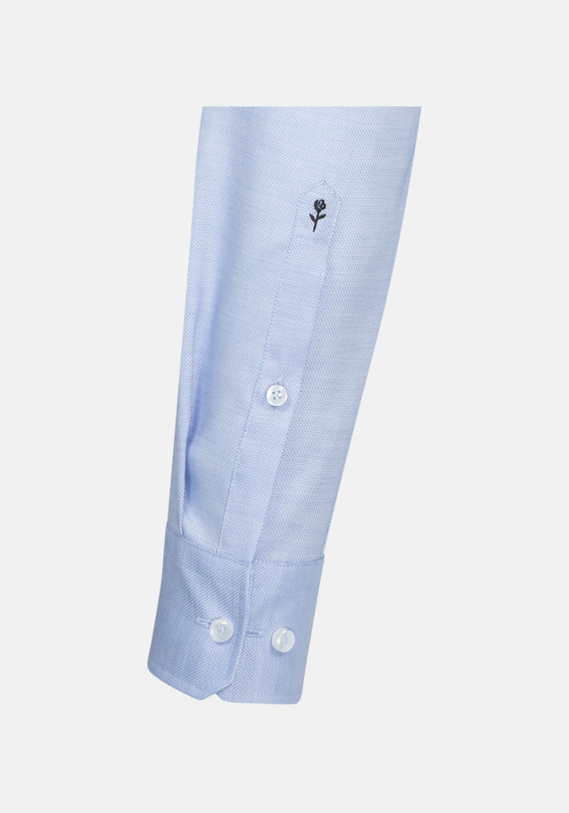 Non-iron Structure Business Shirt in Slim with Kent-Collar and extra long sleeve in Light Blue |  Seidensticker Onlineshop