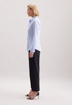 Hemdbluse mit Abnähern slim fit in Hellblau |  Seidensticker Onlineshop