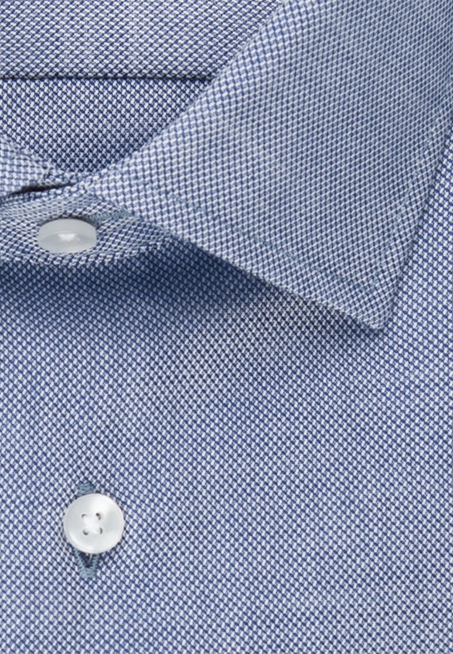 Bügelleichtes Struktur Business Hemd in Shaped mit Kentkragen und extra langem Arm in Mittelblau |  Seidensticker Onlineshop