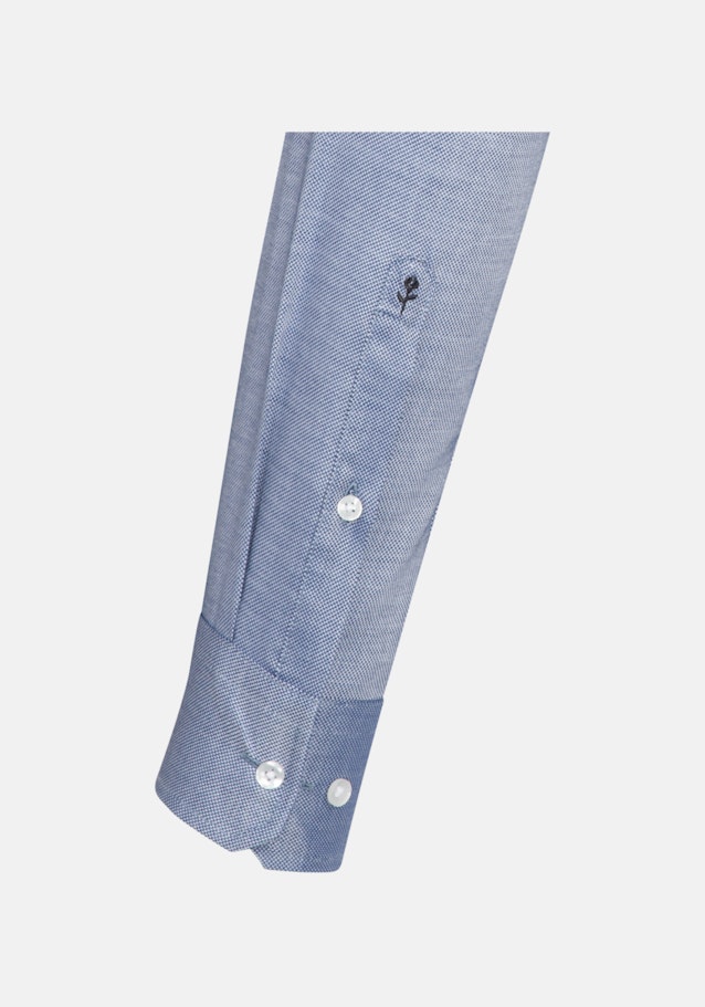 Bügelleichtes Struktur Business Hemd in Shaped mit Kentkragen und extra langem Arm in Mittelblau |  Seidensticker Onlineshop