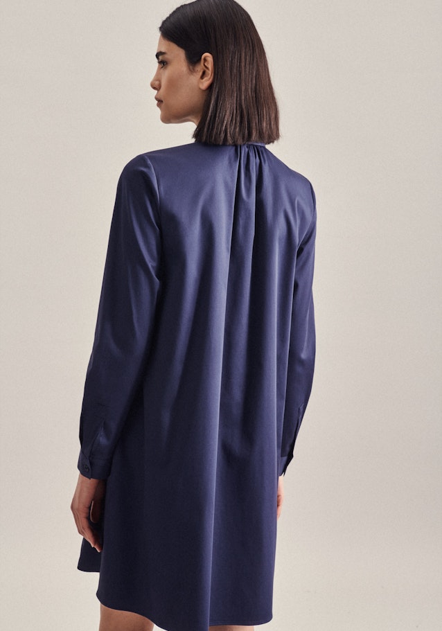 Satin Midi Kleid in Dunkelblau | Seidensticker Onlineshop
