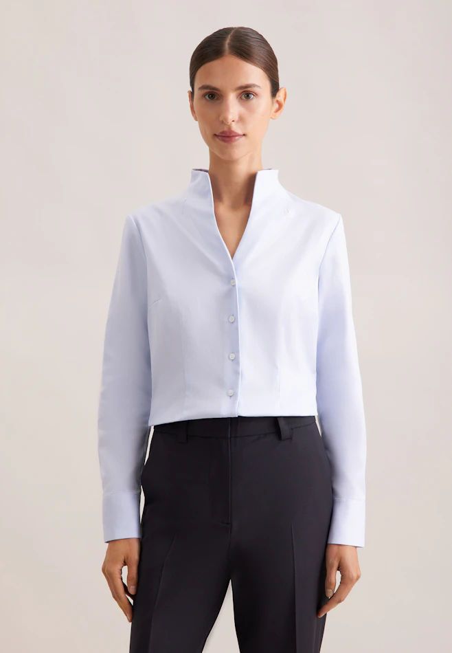 Kelchkragenbluse aus Twill slim fit in Hellblau | Seidensticker Onlineshop