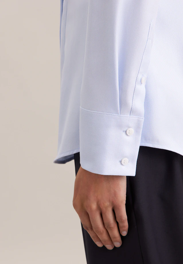 Kelchkragenbluse aus Twill slim fit in Light Blue |  Seidensticker Onlineshop