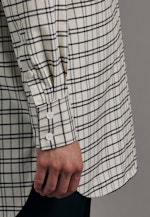 Oversized fit Longbluse Karo in Ecru |  Seidensticker Onlineshop