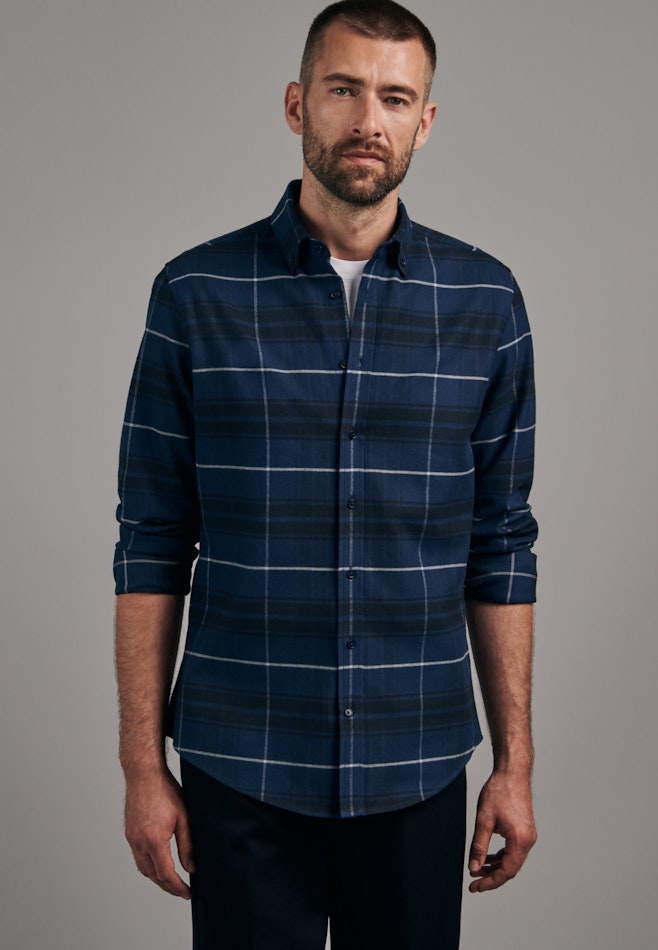 Business Shirt in X-Slim with Button-Down-Collar in Dark Blue | Seidensticker online shop