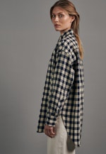 Oversized fit Longbluse Karo in Dunkelblau |  Seidensticker Onlineshop