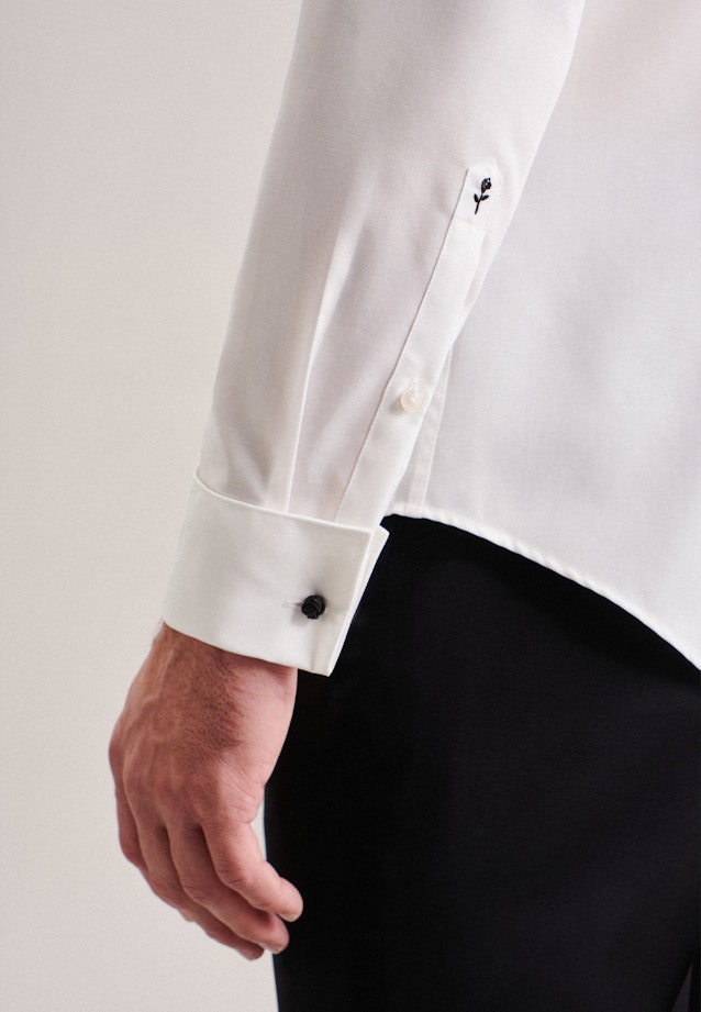 Non-iron Poplin Gala Shirt in Shaped with Wing Collar in Ecru |  Seidensticker Onlineshop