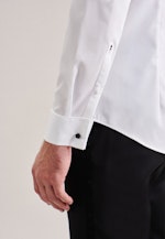 Non-iron Poplin Gala Shirt in Shaped with Wing Collar in White |  Seidensticker Onlineshop