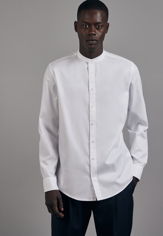 Bügelleichtes Twill Business Hemd in Shaped mit Stehkragen in Weiß |  Seidensticker Onlineshop