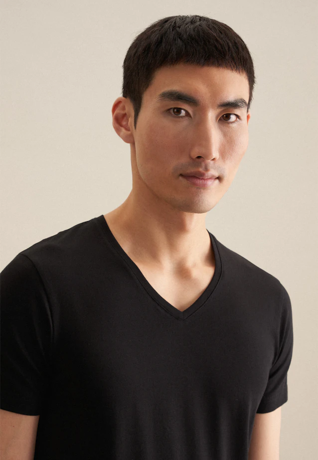 V-Neck Unterzieh-T-Shirt in Schwarz |  Seidensticker Onlineshop