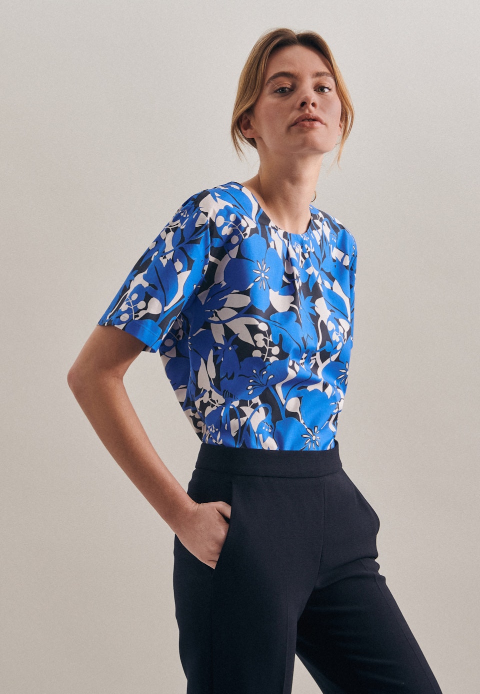 Rundhals Shirtbluse Oversized fit in Mittelblau |  Seidensticker Onlineshop