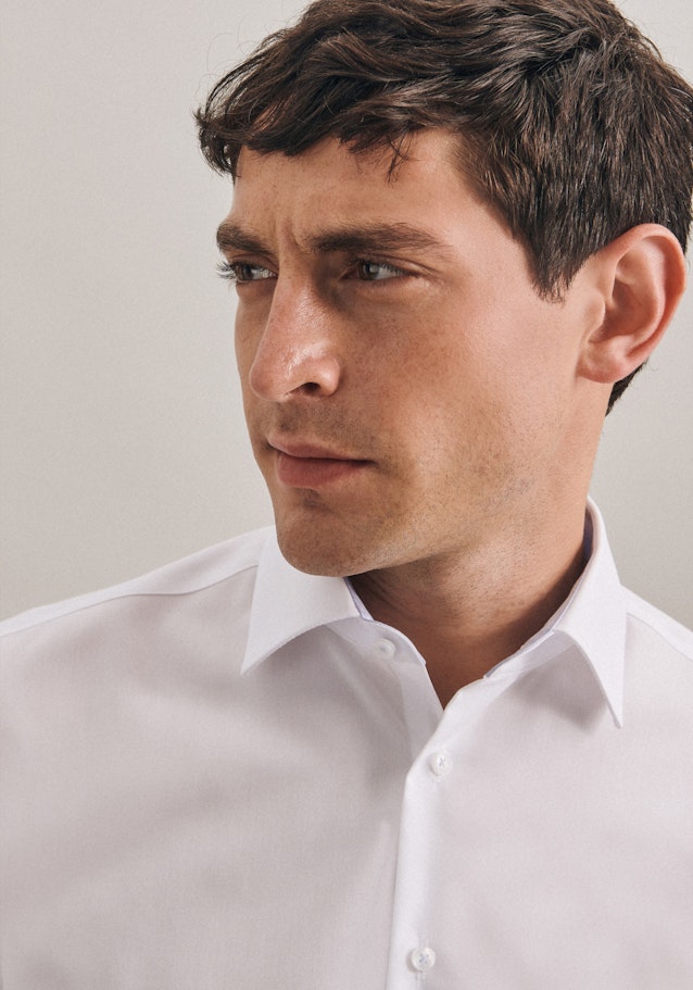 Non-iron Poplin Short sleeve Business Shirt in Shaped with Kent-Collar in White |  Seidensticker Onlineshop
