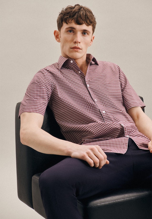 Non-iron Poplin Short sleeve Business Shirt in Regular with Kent-Collar in Red |  Seidensticker Onlineshop