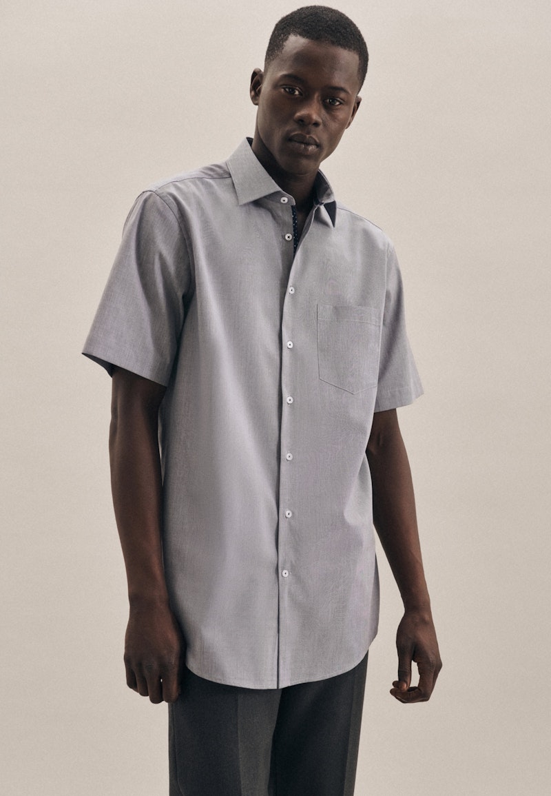 Non-iron Structure Short sleeve Business Shirt in Regular with Kent-Collar