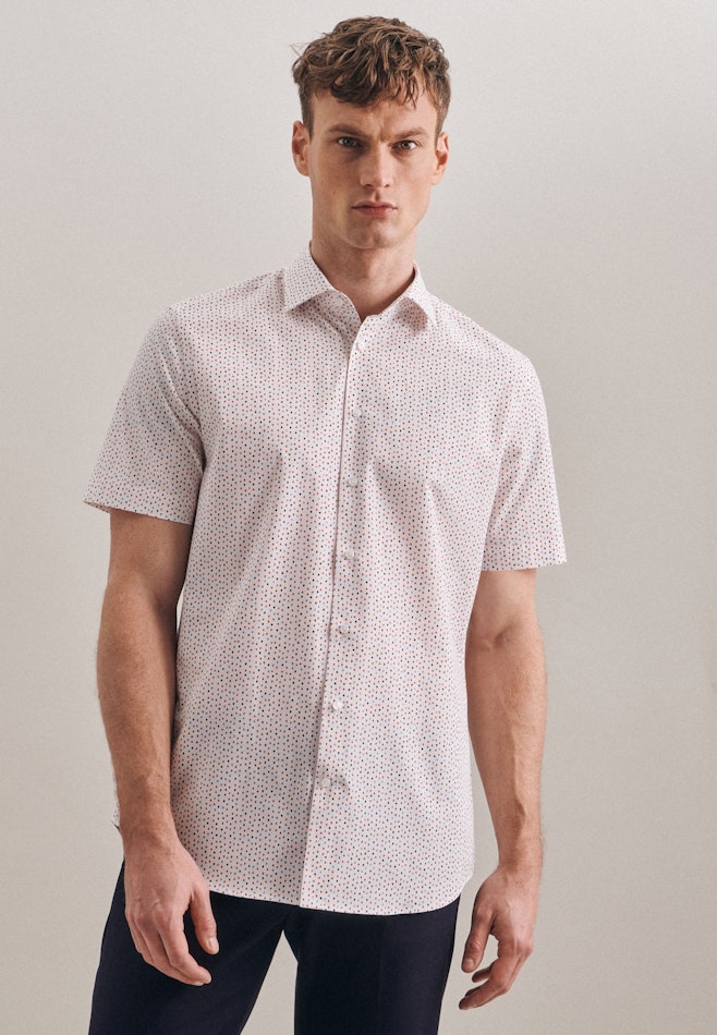 Poplin Short sleeve Business Shirt in Shaped with Kent-Collar in Red | Seidensticker online shop