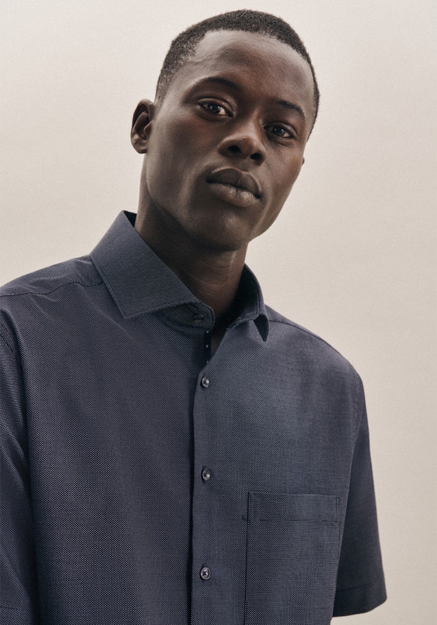 Non-iron Dobby Short sleeve Business Shirt in Regular with Kent-Collar in Dark Blue |  Seidensticker Onlineshop