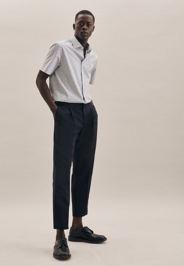 Poplin Short sleeve Business Shirt in Shaped with Kent-Collar in Dark Blue |  Seidensticker Onlineshop
