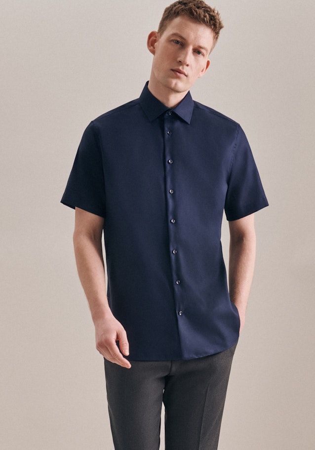 Non-iron Structure Short sleeve Business Shirt in Shaped with Kent-Collar in Dark Blue |  Seidensticker Onlineshop