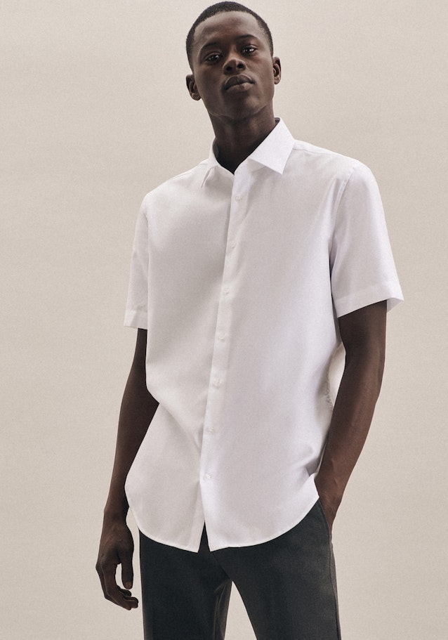 Non-iron Structure Short sleeve Business Shirt in Slim with Kent-Collar in White |  Seidensticker Onlineshop