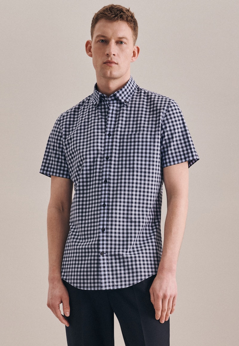 Poplin Short sleeve Business Shirt in Slim with Button-Down-Collar