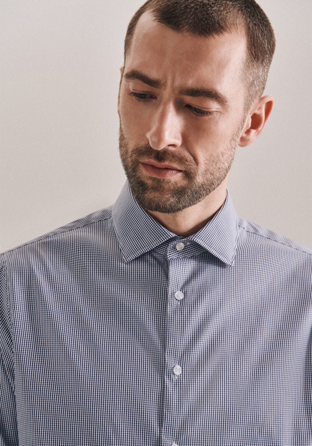 Easy-iron Performance shirt in Shaped with Kent-Collar in Dark Blue |  Seidensticker Onlineshop