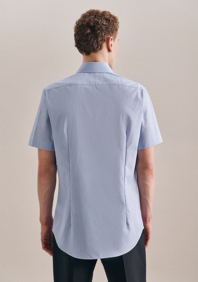 Non-iron Structure Short sleeve Business Shirt in Slim with Kent-Collar in Light Blue | Seidensticker Onlineshop