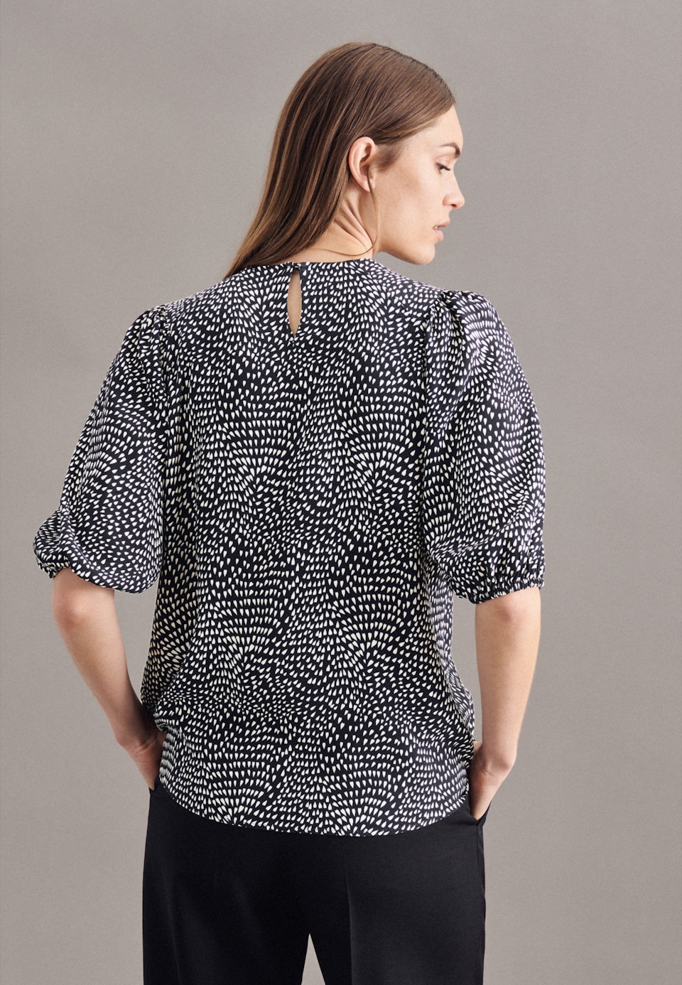 Rundhals Shirtbluse Oversized fit in Schwarz |  Seidensticker Onlineshop