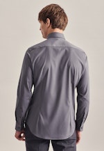 Twill Performance-Hemd in Slim mit Kentkragen in Grau |  Seidensticker Onlineshop