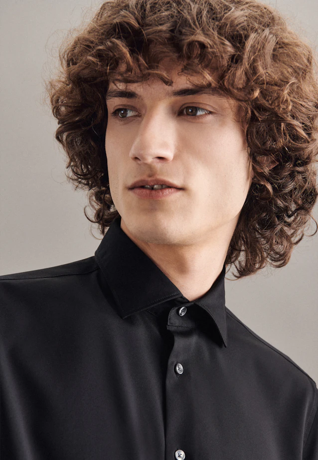 Shaped Chemise Performance Uni in Noir |  Seidensticker Onlineshop