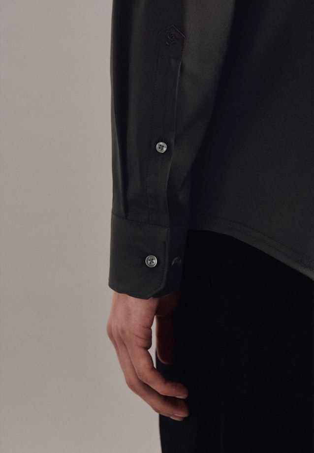 Shaped Chemise Performance Uni in Noir |  Seidensticker Onlineshop