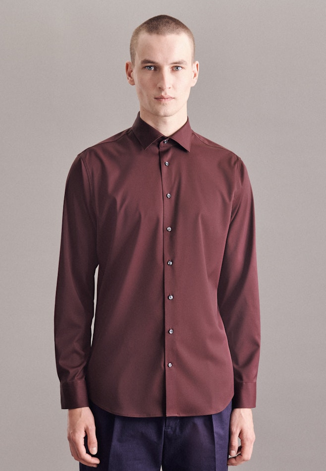 Performance shirt in Shaped with Kent-Collar in Red | Seidensticker online shop