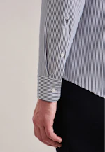 Slim Performance-Hemd Streifen in Dunkelblau |  Seidensticker Onlineshop