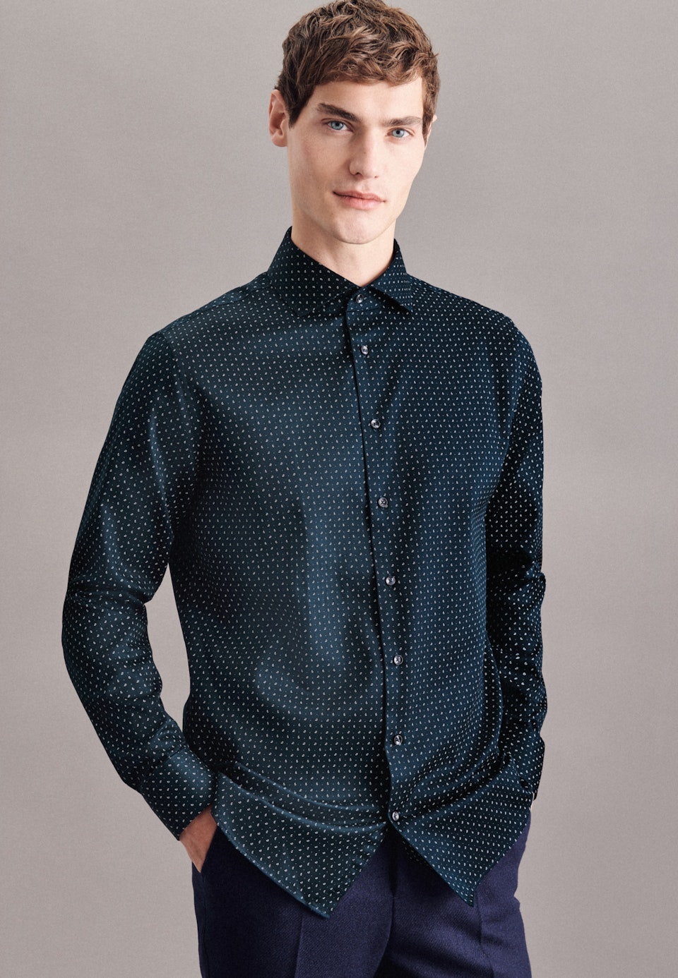 Twill Business Hemd in Shaped mit Kentkragen und extra langem Arm in Dunkelblau | Seidensticker Onlineshop