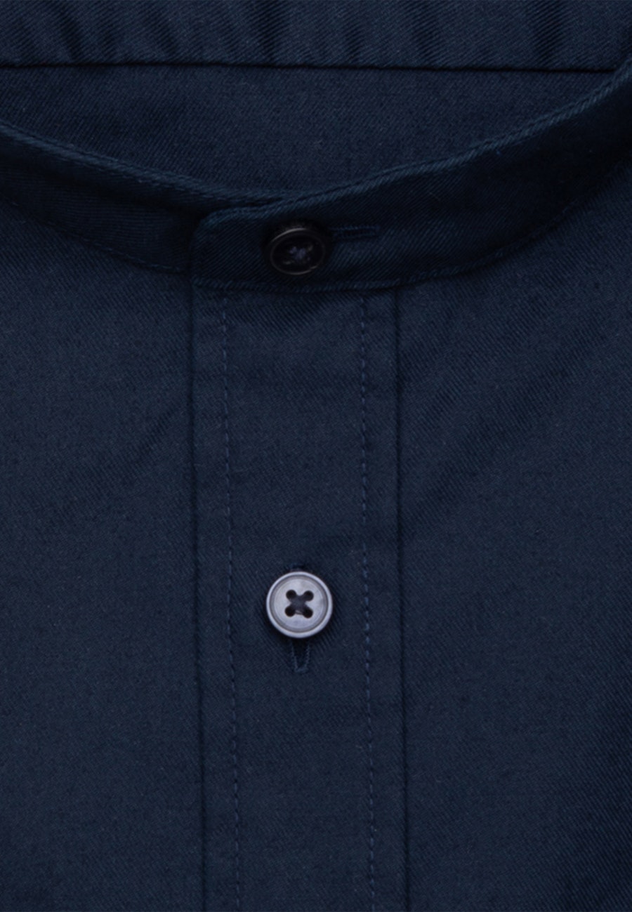 Bügelleichtes Twill Business Hemd in X-Slim mit Stehkragen in Dunkelblau |  Seidensticker Onlineshop