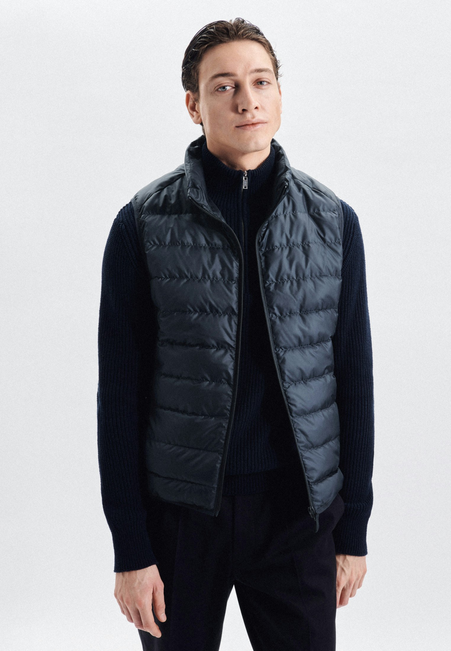 Men Stand-Up Collar Down vest dark blue | Seidensticker