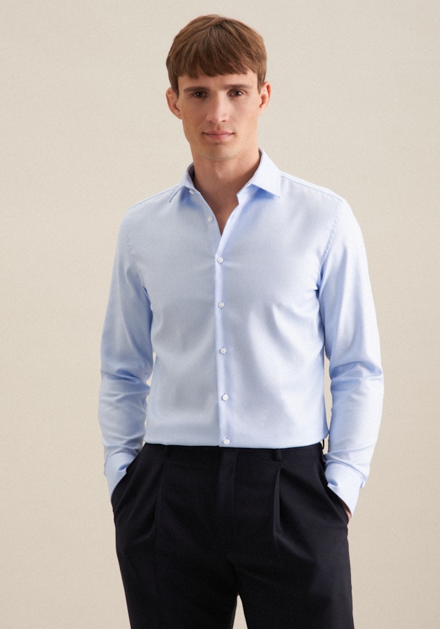 Bügelleichtes Twill Business Hemd in Slim mit Kentkragen in Hellblau | Seidensticker Onlineshop